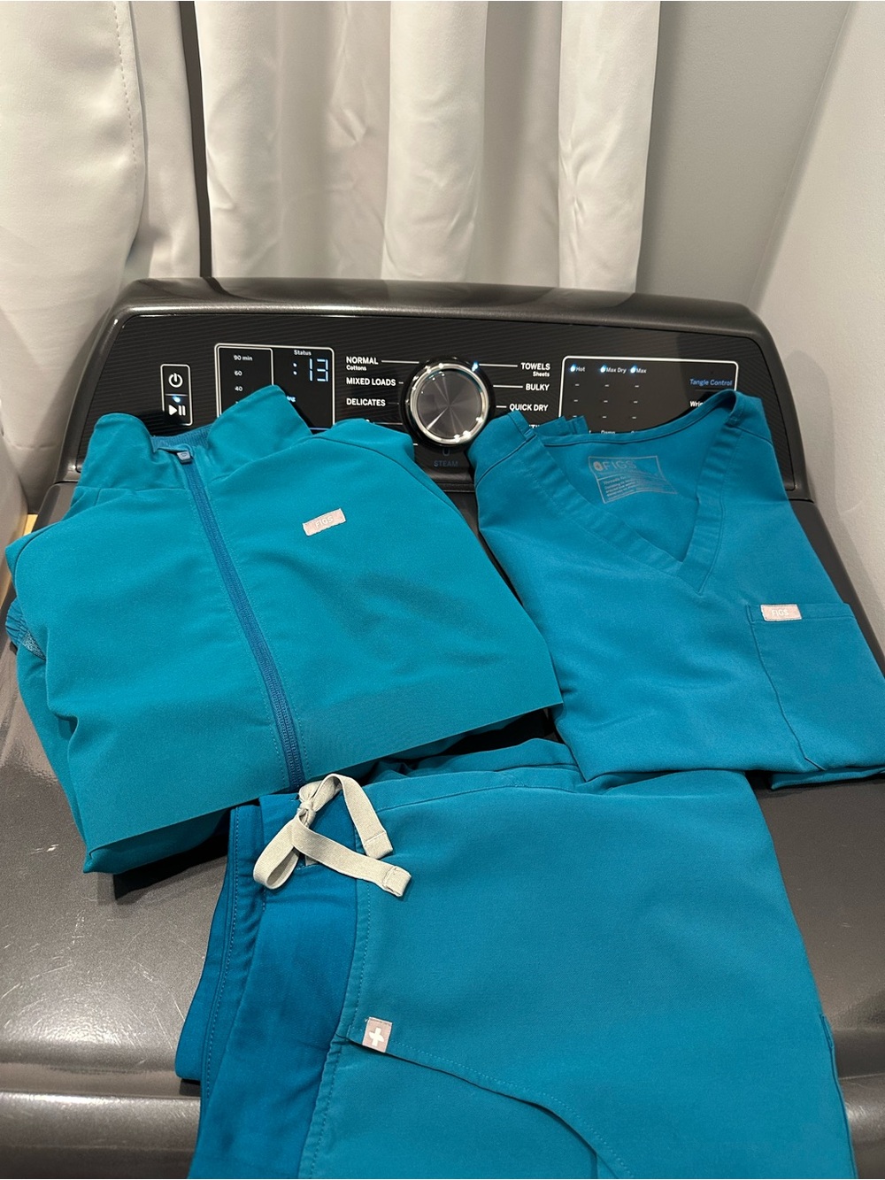 FIGS Pacific Blue 3-Piece Set: Zamora Joggers, Catarina Top, Sydney Jacket